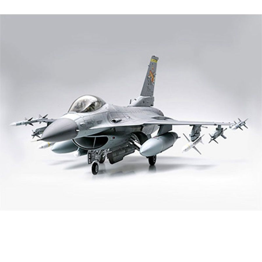 Tamiya F-16CJ Fighting Falcon